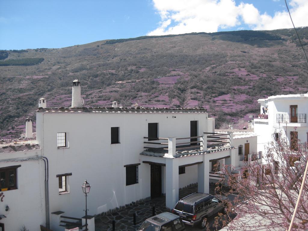 Hostal El Cascapenas De La Alpujarra Capileira Exterior foto