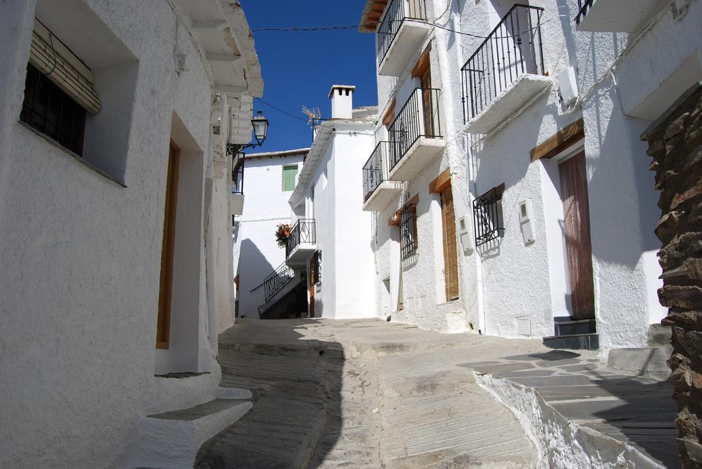 Hostal El Cascapenas De La Alpujarra Capileira Exterior foto